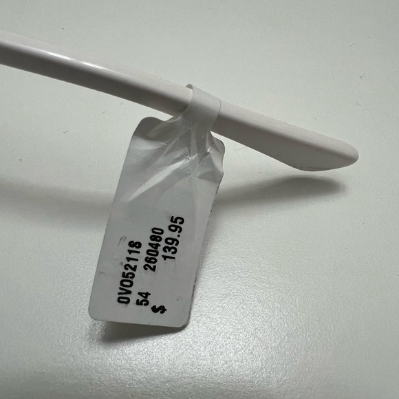 Vogue 2 pair of sunglasses - Picture 4 of 11